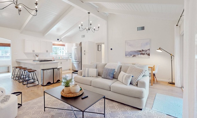 Tahoe Island House | Updated home with enclosed yard, deck, fireplace & grill - near lake & skiing