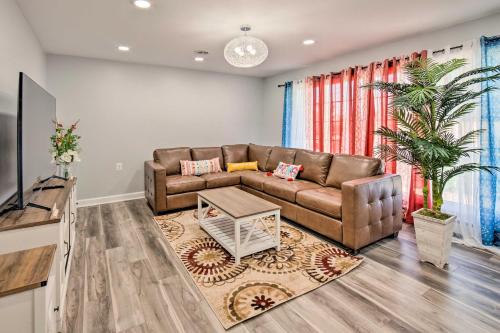 Palmyra House | Updated Home with Pool Table about 4 Mi to Hershey!