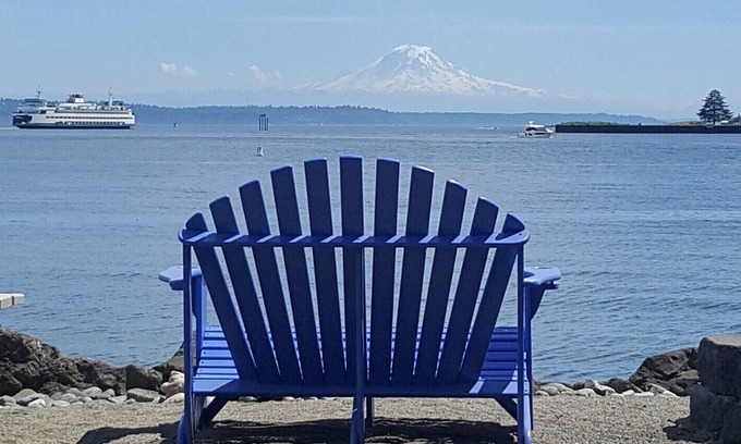 Bainbridge Island House | UPDATED LISTING! Waterfront Beachhouse on Bainbridge Island, WA