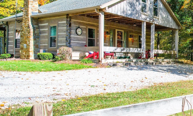Nashville Cabin | Updated pet friendly, close to Nashville!