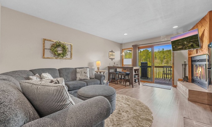 Mancelona Condo | Updated Shanty Creek Condo Steps from Golf & Ski!