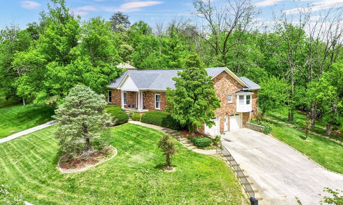 Buechel House | Upper Highland Home with Indoor Pool Near Zoo