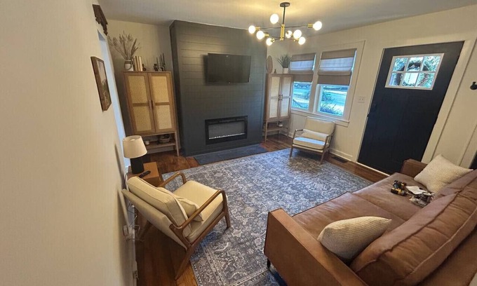 Greenwood House | Upscale 2-Bedroom Duplex, Steps from Everything!