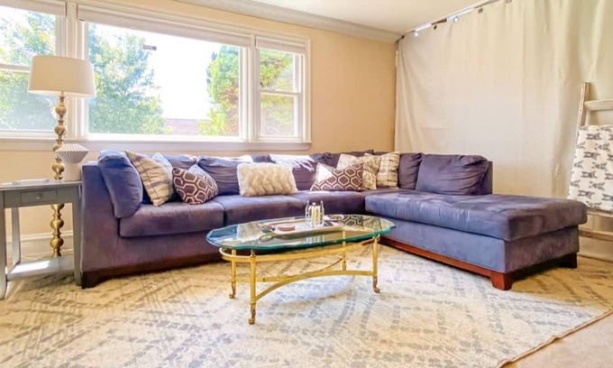 Annandale Condo | Upscale 3BR/1BA Spacious Vista Apartment close to DC