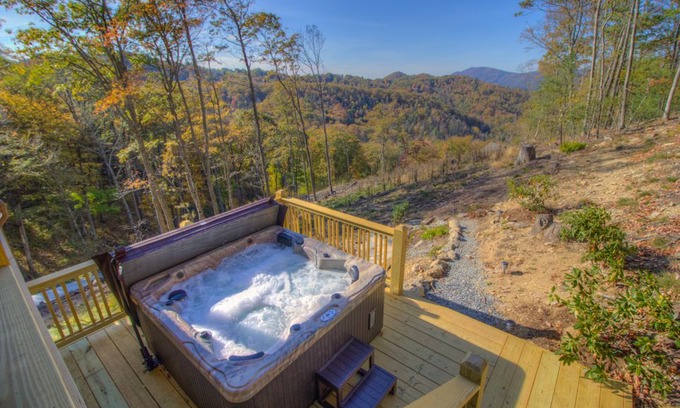 Boone Cabin | Upscale 3BR Mountain Cabin near Blowing Rock, Long Range Views, Hot Tub, Game Loft, Fire Pit