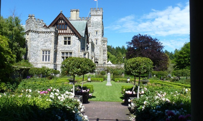 Colwood Condo | Upscale Condo Close to Golf, Beach and RRU