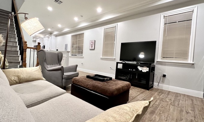 Arcadia Condo | Upscale Condo NEW 2 BR ENSuite 2.5 Bath Attached Garage , full amenities