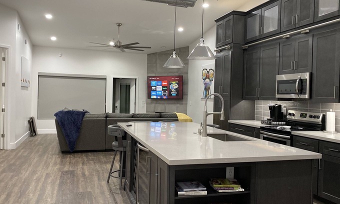 Camelback East Condo | Upscale Fully Renovated Biltmore Penthouse