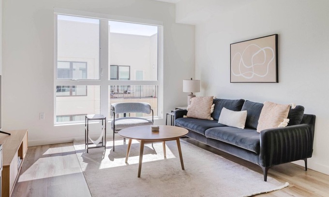 Hayward Apartment | Upscale Hayward 1BR w/Heated Pool & On-Site Restaurants, by Blueground