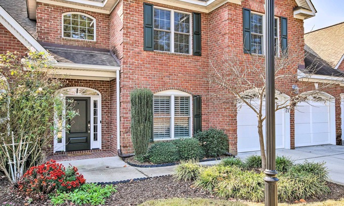 Aiken House | Upscale Home w/Poker Room < 1 Mi to Golf!
