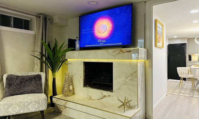 South Weymouth House | Upscale luxury, 20 min to Historic Bostons N.End 30 min to Cape Cod.