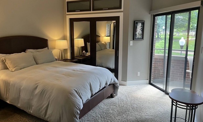 Charlotte Center City Condo | Upscale luxury contemporary uptown condo with park views, deck