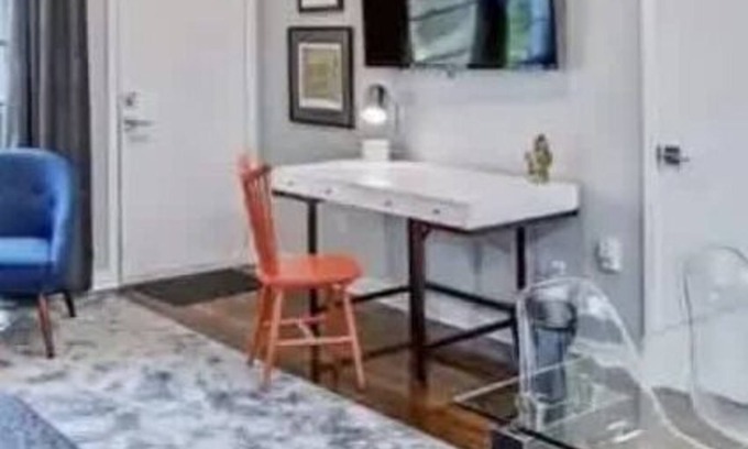 Cherry Condo | Upscale Myers Park 1BR King Condo | Queens Rd