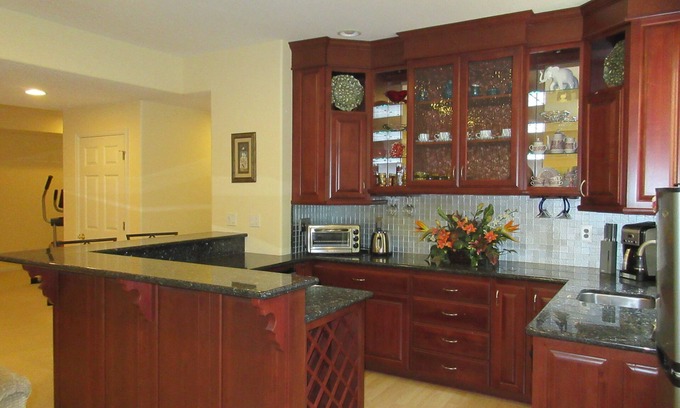 Northwest Portland House | Upscale quiet 2BR suite near downtown - Pool table - NW Portland