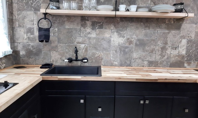 Emporia Apartment | Upscale studio apartment newly remodeled