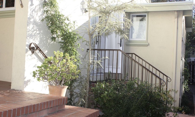 Claremont Apartment | Upscale Studio in Exclusive Claremont Neighborhood of Berkeley