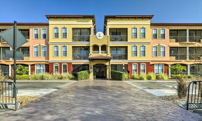 Carrollwood Apartment | Upscale Unit in Private Golf Resort with Pool!