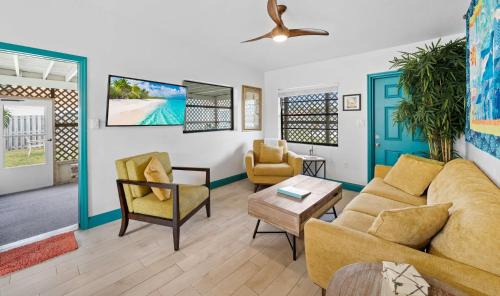 Cocoa Beach Apartment | Uptown Cottage - Walk to the Beach and Restaurants