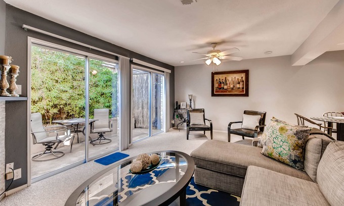 Oak Lawn House | Uptown welcoming 2+2 w/patio & Katy-trail access!