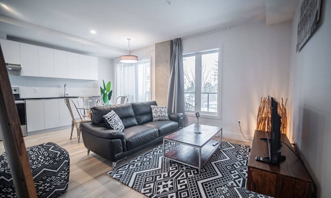 Pointe-de-Sainte-Foy Apartment | Urban 1BR Oasis with Private Balcony and Gym