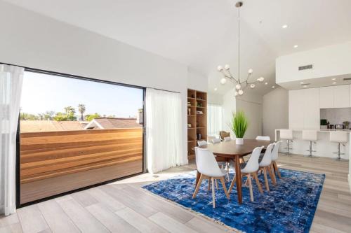 Garfield House | Urban Art Loft - Historic DT Phoenix-Chefs Kitchen