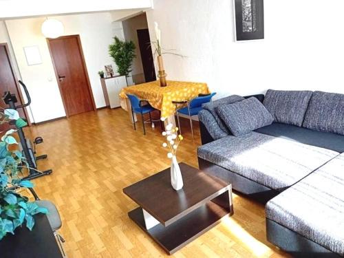 Kelkheim Apartment | Urban Nest Prime 3BR with Spacious Hall & Kitchen apartment