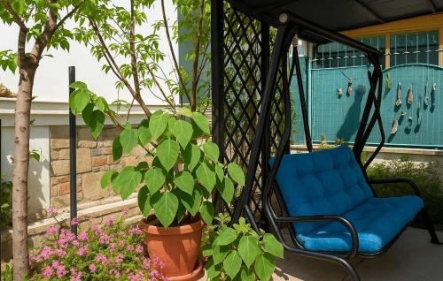 Anatolikos Sinikismos House | Urban Seaside Oasis - Adriana's Garden Paradise