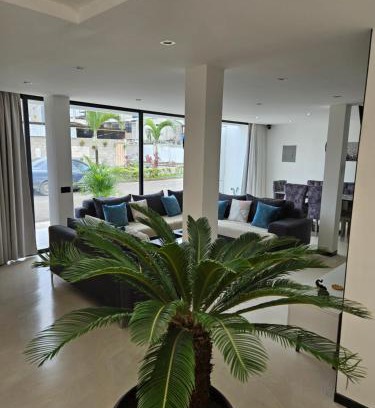 Machala Villa | Urbanizacion privada "El Sol", Villa K2