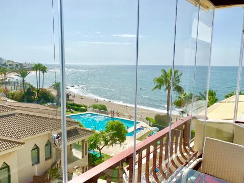 Sitio de Calahonda Apartment | Urbanization on the Beach Front 1-3