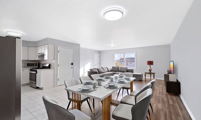 Constable Hook House | UrbanNest XL: Sleeps 13+