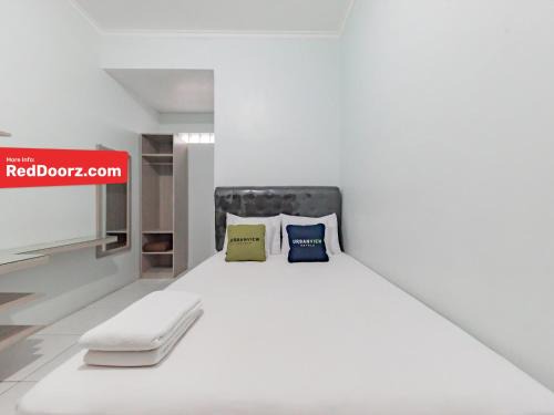 West Cirebon Hotel | Urbanview Hotel Sunday Cirebon by RedDoorz