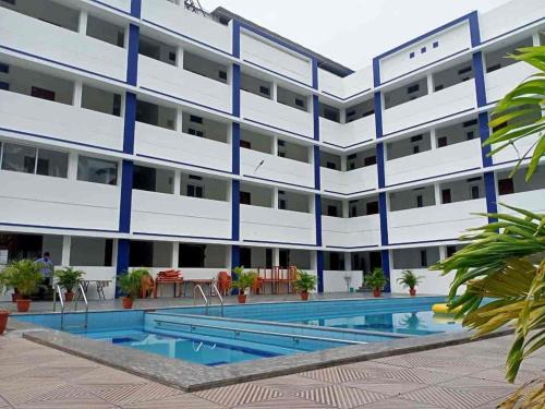 Perundurai Hotel | URC resorts