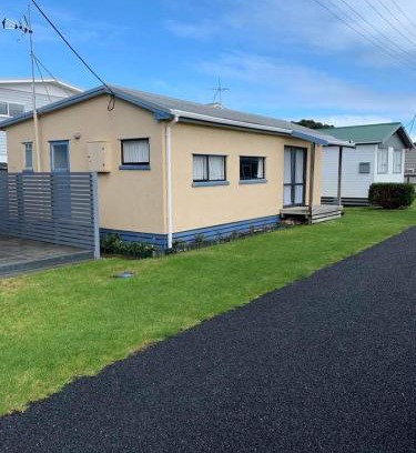 Urenui House | Urenui Beach Bach