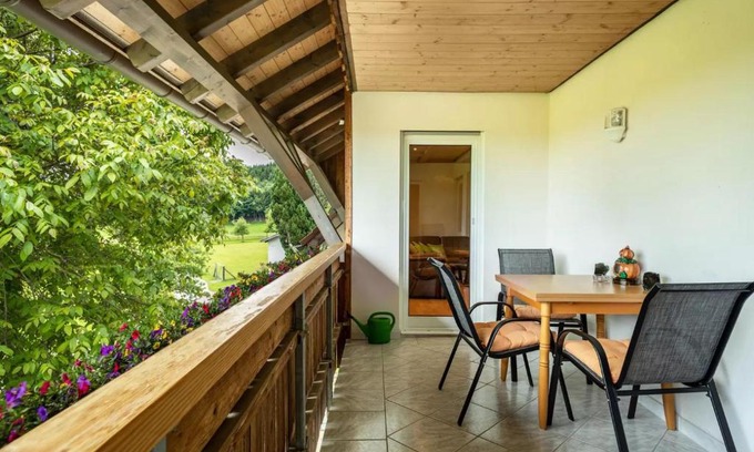 Waldburg Apartment | Urlaub auf dem Hirschhof Stehle