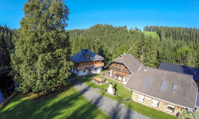 Agsdorf House | Urlaubsalm Kreuth 6 - Almhütte Enzian Total (8pax)