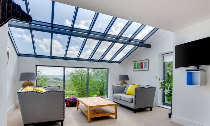 Coed-Y-Paen House | Usk Barn in the beautiful Usk