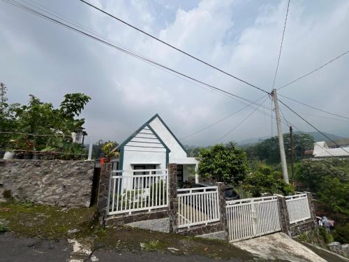 Pacet House | Uthe House
