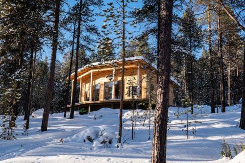 Inari Villa | Uusi hirsimökki 7 henkilölle
