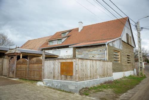 Pauleni-Ciuc Hotel | Válaszút Fogadó