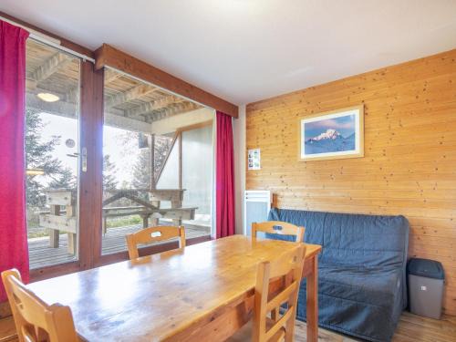 Chamrousse Apartment | V DU BACHAT AROLLES B02 Appt montagne 6 pers