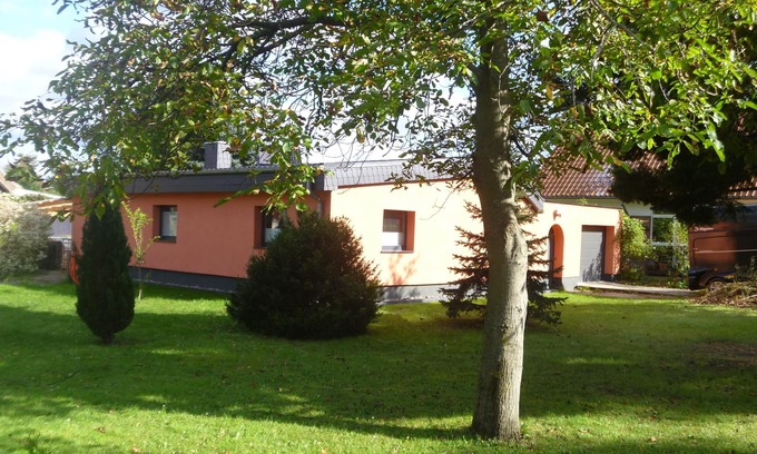 Biesdorf House | Vacation home with garden 20 minutes to the city of Berlin
