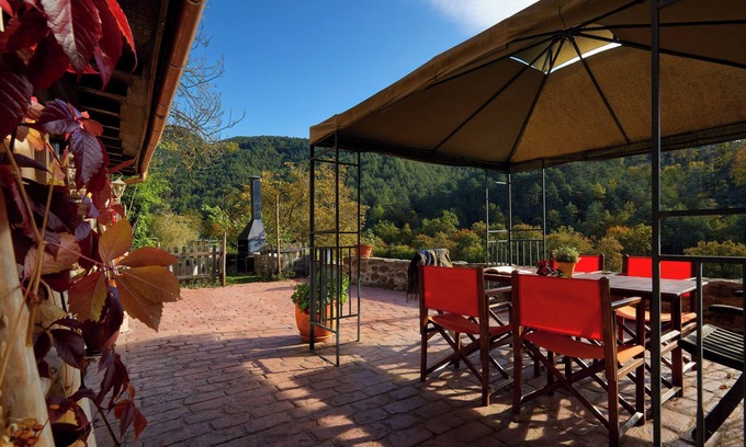 Sant Joan de Les Abadesses House | Vacation Home "Galliner, El Reixac Casa Rural" with Mountain View, Shared Pool & Wi-Fi