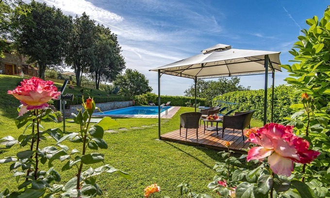 Civitella in Val di Chiana House | Vacation home for 9 guests with 350m² in Civitella In Val Di Chiana (295197)