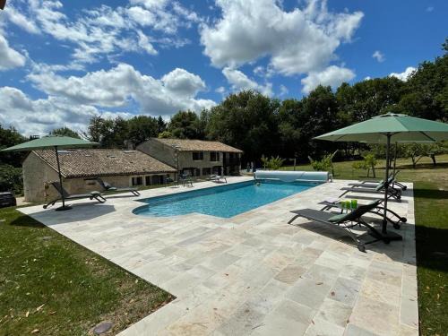 Minzac Villa | Vacances au calme à Litout, Piscine, Clim, 10 personnes, proche St Emilion