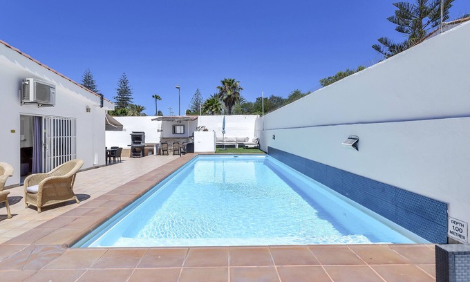 Playa del Ingles House | Vacation Home 'Villa Con Piscina Privada' with Private Pool, Private Terrace and Wi-Fi