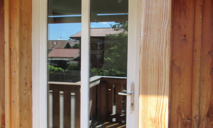 Seehausen am Staffelsee Apartment | Vacation apartment "Atelier" in a country house in Seehausen am Staffelsee.