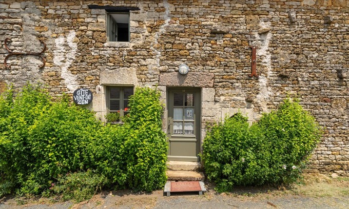 Saint-Juire-Champgillon House | Vacation Home "Gîte - Vent Dé Zen" with Private Terrace