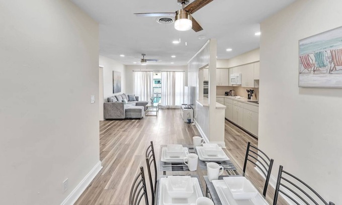 Coral Ridge Isles Apartment | Vacation 1BD Heated Pool near Beach Ft Lauderdale