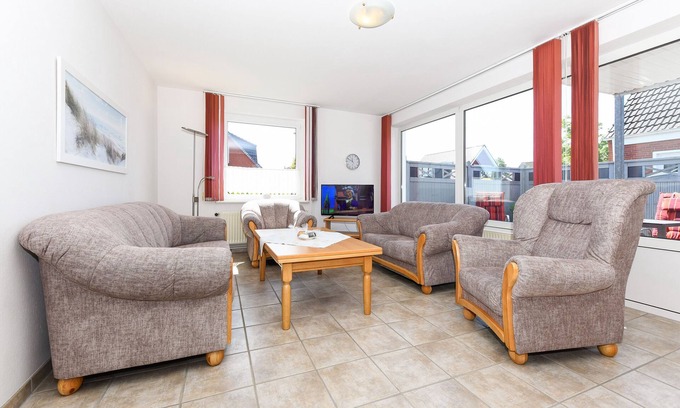 Neuharlingersiel Apartment | Vacation apartment below - House Pamir in Neuharlingersiel
