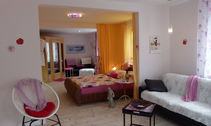 Lehrberg Apartment | Vacation apartment (80 m2) with whirlpool and sauna for your time out for two